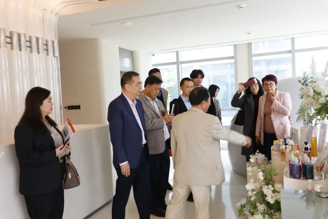 时讯 | 泰中国际企业家联合总会到访科盈集团，共谋化妆品产业出海新篇